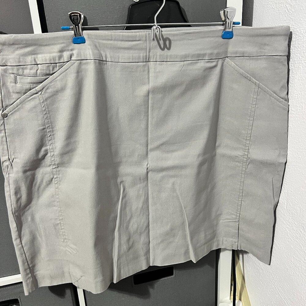 Tribal gray skort